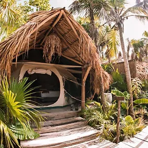 Uman Glamping & Cenote Luxury tent